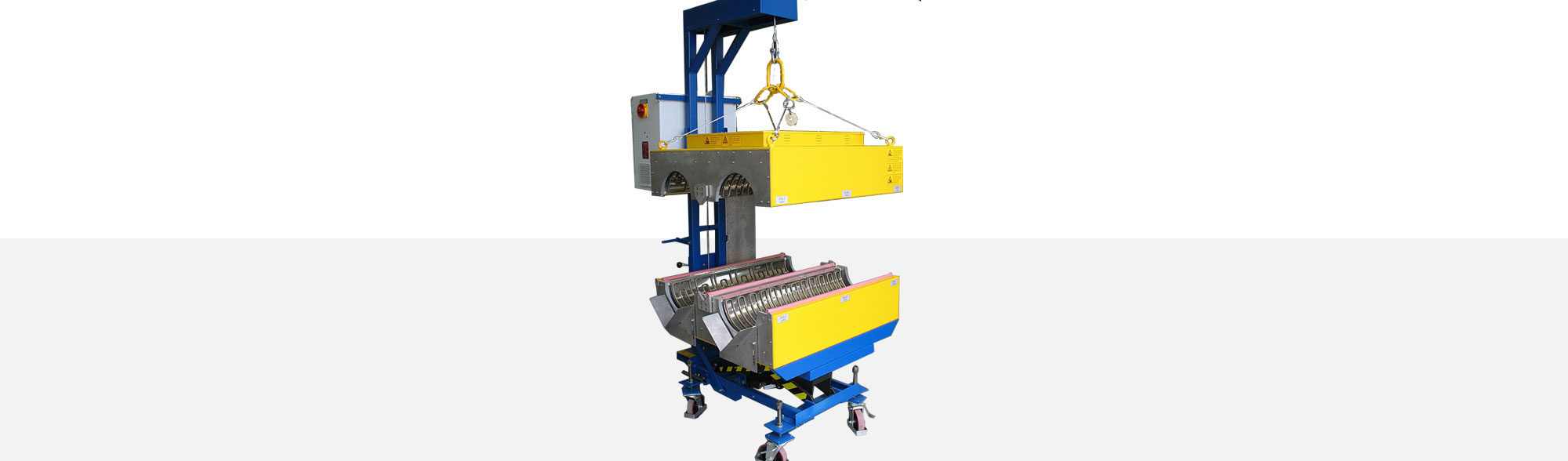 Durchlaufofen oder -strahler werden für die kontinuierliche Erwärmung, thermische Behandlung von Kabeln, Metallbändern, Kunststoffprofilen o. Ä. im Fertigungsprozess benötigt. Mehrere Durchlaufstrahler können miteinander gekoppelt werden.