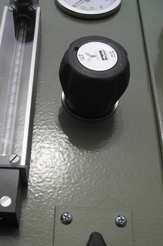 Wärmekammern werden zur schonenden, gradgenauen, thermischen Behandlung von Bauteilen im Bereich der Fertigung von elektronischen Leistungsstellern verwendet. Eine Inertgasatmosphäre unterstützt diesen Prozess.